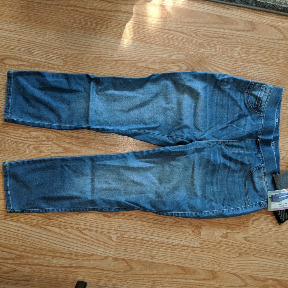 Sound/Style Lucy Denim Slip-On Capris, size M 8-10